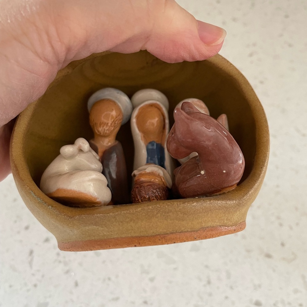 Rustic Ceramic Nativity Sculpture Holy Family - Picture 3 of 6